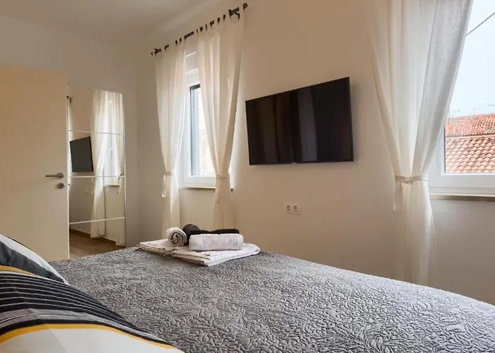 Dream In Arena 1 Center Free Parking *