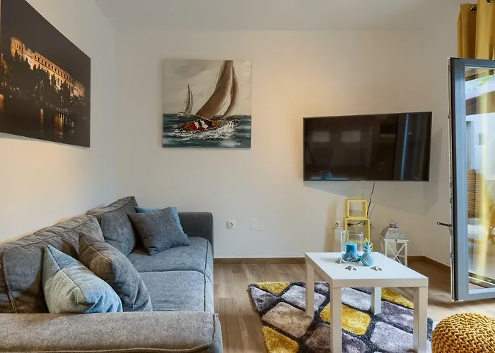 Dream In Arena 1 Center Free Parking