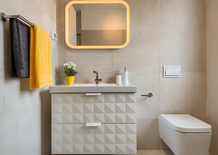 Dream In Arena 1 Center Free Parking